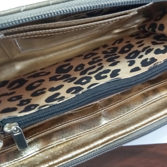 Steve Madden Saddle Quilted Wallet - Picture 9 of 16